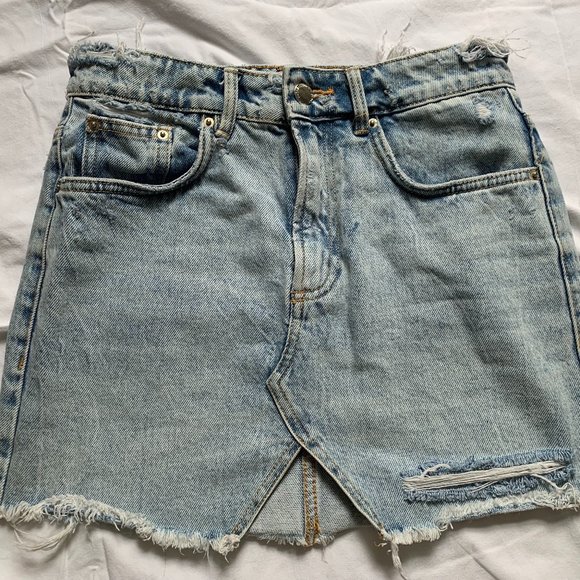Zara Denim Mini Skirt - Picture 1 of 2